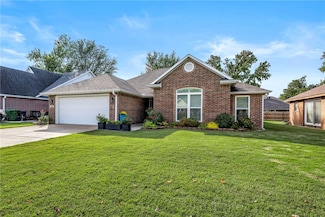 408 N 39th St, Rogers, AR 72756