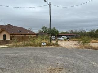 191 Richard Lane Dr, Eagle Pass, TX 78852