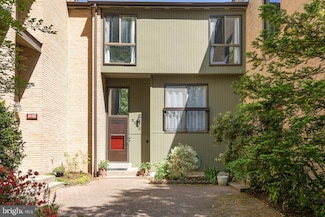 3135 Eakin Park Ct, Fairfax, VA 22031