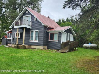8418 Bentley Hwy, Eaton Rapids, MI 48827