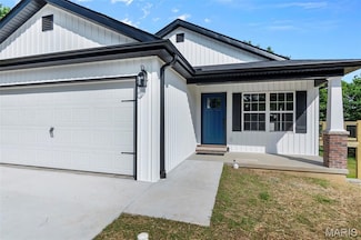 915 Greensferry Rd, Jackson, MO 63755