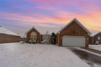 6808 Twin Springs Dr, Sellersburg, IN 47172