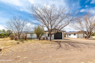 8400 Pine Country Ln, Flagstaff, AZ 86004