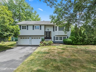 230 Geary Dr, Middletown, NJ 07748