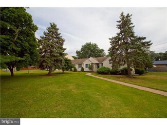 1000 S Fairview St, Riverside, NJ 08075