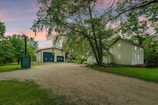 2471 Fairview Ave, Waverly, IA 50677