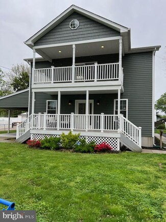 1738 Maple Ave, Croydon, PA 19021