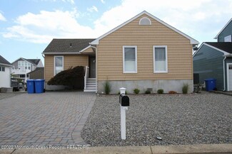 43 Amy Dr, Manahawkin, NJ 08050