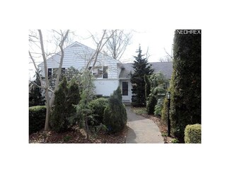 10 Garfield Ave, New Concord, OH 43762