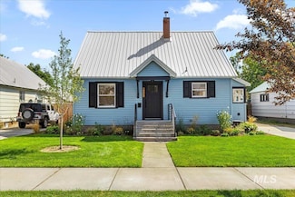 914 W 3rd St, Weiser, ID 83672