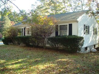 48 Eel Pond Rd, Buzzards Bay, MA 02532