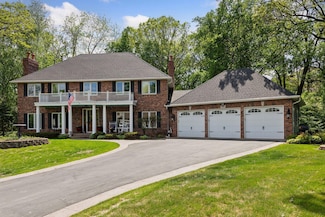 1438 Kings Wood Rd, Saint Paul, MN 55122
