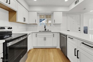 2725 S Nellis Blvd Unit 1033, Las Vegas, NV 89121