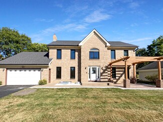 901 Autumn Dr, Woodbury, MN 55125