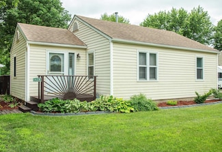1628 W Gilbert Dr, Evansdale, IA 50707