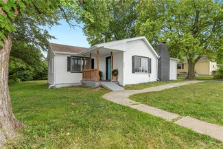 425 Muncie Rd, Leavenworth, KS 66048