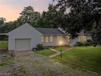 34 Prospect St, Seville, OH 44273