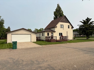 934 4th Ave N, New Rockford, ND 58356