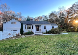 158 Jelliff Mill Rd, New Canaan, CT 06840
