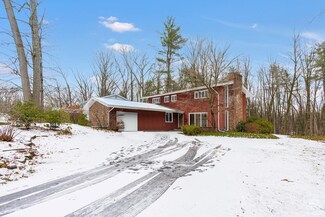 28 Devon Rd, Delmar, NY 12054