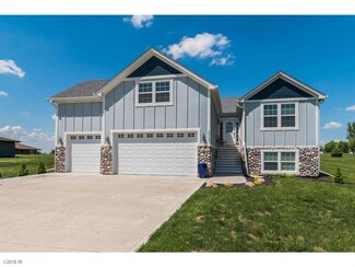 3367 Silverado Dr, Cumming, IA 50061