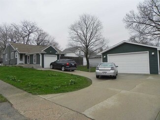 322 W 6th St, Pecatonica, IL 61063