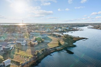 1208 1/2 Avery St, Morehead City, NC 28557