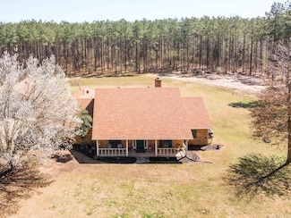 2367 Columbia Road 15, Magnolia, AR 71753