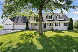 1131 Lakeview Dr, Sherrard, IL 61281