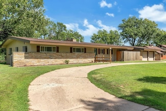 2550 N Roosevelt Ave, Wichita, KS 67220