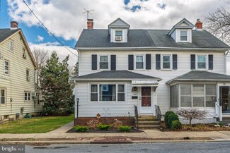 30 E Market St, Lititz, PA 17543