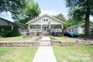 1712 Umstead St, Charlotte, NC 28205