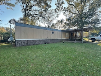 603 Bryan St, Damon, TX 77430