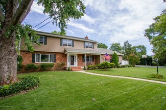 17 Horicon Ave, Oceanport, NJ 07757