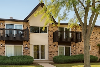 14B Kingery Quarter Unit 207, Willowbrook, IL 60527