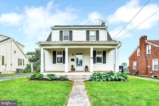 12 Mayfield St, Dover, PA 17315