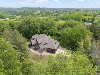 8876 Pine Crest Ln NW, Rochester, MN 55901