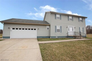 227 Beachwood Dr, Youngstown, OH 44505