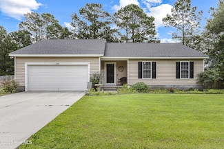 106 Camellia Creek Dr, Richlands, NC 28574