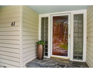 61 Evergreen Ln, Carlisle, MA 01741