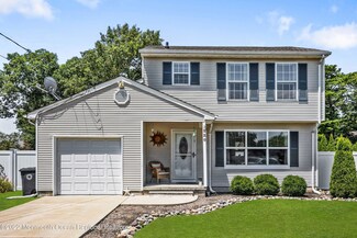 220 Salty Ave, Manahawkin, NJ 08050