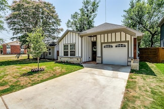 326 S Main St, Cedar Hill, TX 75104