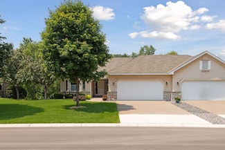 2584 Parkview Ct, Saint Paul, MN 55110