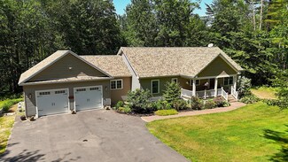 16 Rhode Island Ave, Lyman, ME 04002