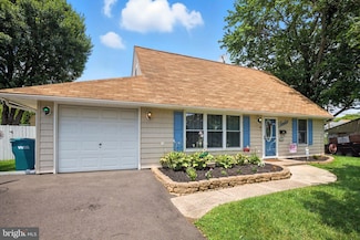 12 Tulip Tree Rd, Levittown, PA 19056