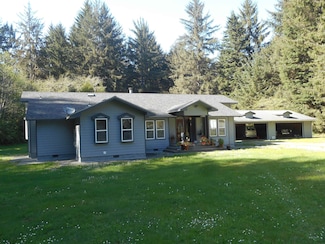 195 Seashore Ln, Crescent City, CA 95531