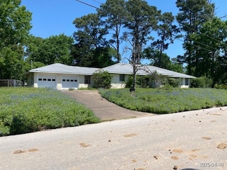 1912 18th St, Huntsville, TX 77340