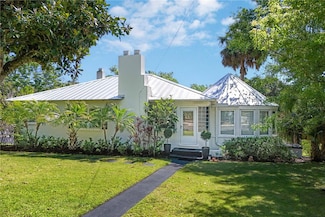 306 N Clayton St, Mount Dora, FL 32757