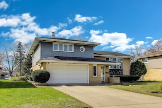 1513 E Lowden Ln, Mount Prospect, IL 60056
