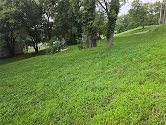 406 W Harrison St, Brunswick, MO 65236